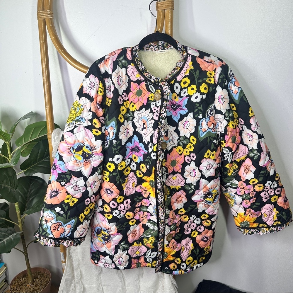 SundayUp Red Dress Boutique Black Floral Ruffle Sherpa Jacket sz L